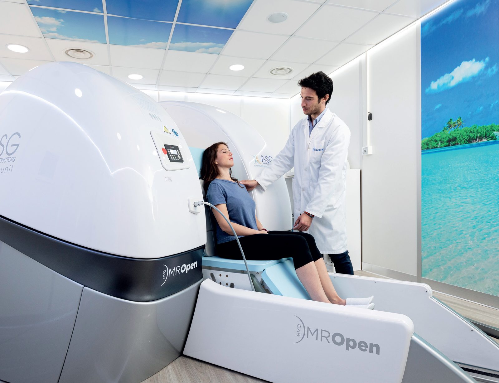MROpen Evo — nyitott, álló helyzetű MRI
